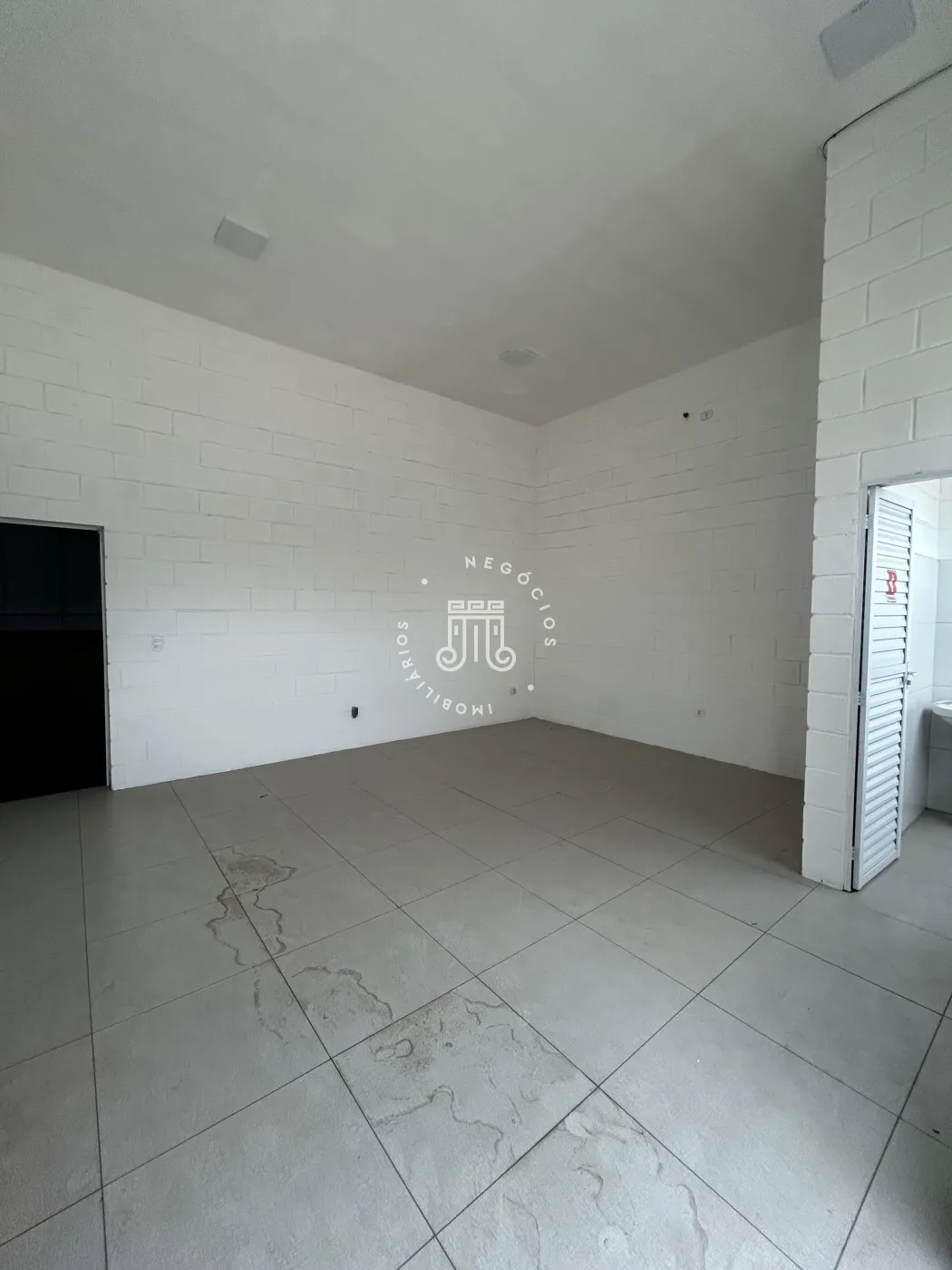 Alugar Comercial / Galpao Condominio em Várzea Paulista R$ 35.200,00 - Foto 2