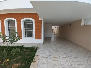 Casa térrea com 3 dormitórios e edícula no bairro Jardim da Fonte em Jundiaí/SP