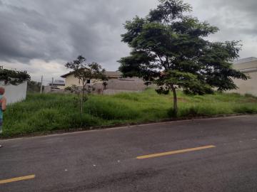 Terreno a venda localizado no condomínio Residencial Chacur em Várzea Paulista/SP