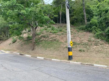 Terreno à venda em condomínio fechado no bairro Estância Figueira Branca em Campo Limpo Paulista/SP