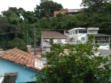 CASA TÉRREA COM EDÍCULA À VENDA COM 02 DORMITÓRIOS LOCALIZADA NO BAIRRO JARDIM ROMA EM JUNDIAÍ-SP.