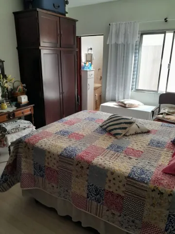 CASA TÉRREA À VENDA COM 02 DORMITÓRIOS (01 SUÍTE) LOCALIZADA NO BAIRRO VILA HELENA EM JUNDIAÍ-SP.