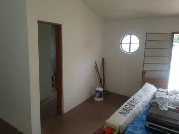 CASA À VENDA COM 02 DORMITÓRIOS, LOCALIZADA NO BAIRRO VILA ARENS II EM JUNDIAÍ-SP.