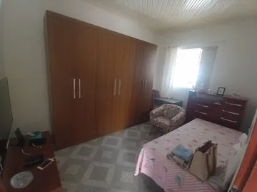 CASA À VENDA COM 02 DORMITÓRIOS, VILA APARECIDA EM JUNDIAÍ-SP.