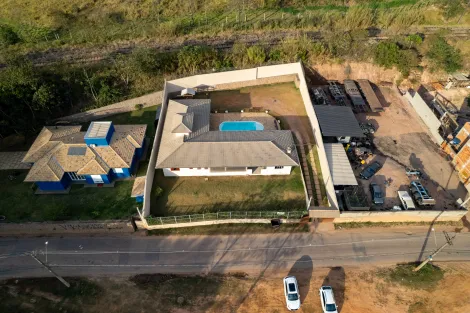 Chácara de 1.000 m², com 234 m² de área útil na Vila Bandeirantes em Jundiaí/SP