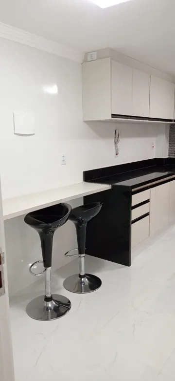 APARTAMENTO À VENDA COM 02 DORMITÓRIOS - EDIFÍCIO SÃO PEDRO - CENTRO EM ITATIBA/SP.