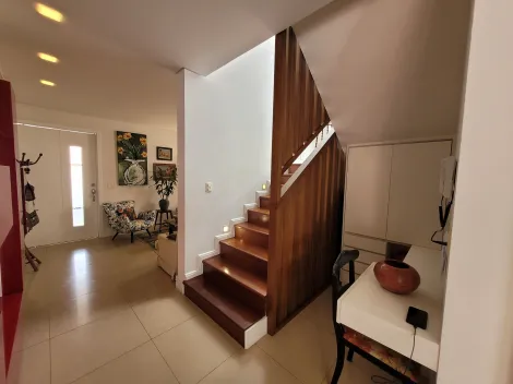 Sobrado a venda com 4 dormitórios localizado no condomínio Santa Tereza em Jundiaí/SP
